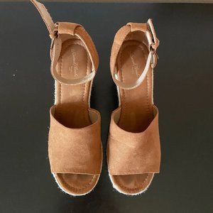 Universal Thread Camel Espadrilles